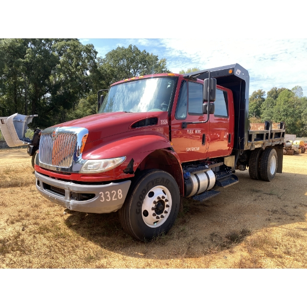 2017 INTERNATIONAL 7400 Dump Truck