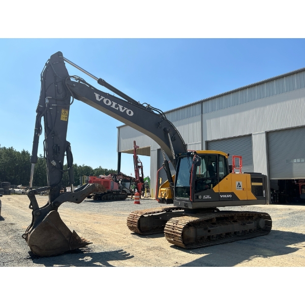 2023 VOLVO EC220EL Excavator