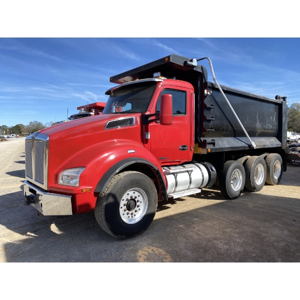 2020 KENWORTH T880 Dump Truck