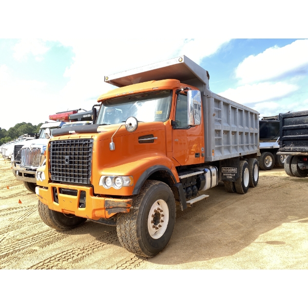 2019 VOLVO VHD Dump Truck