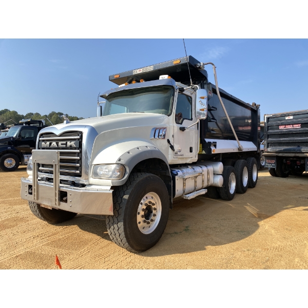2018 MACK GU713 Dump Truck