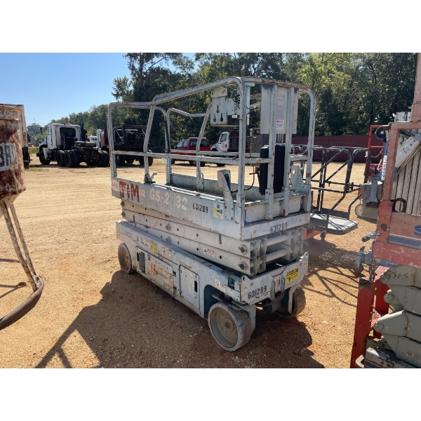 GENIE GS-2032 Scissor Lift