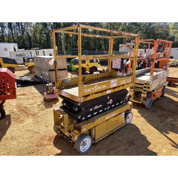 2016 SKYJACK SJ1113219 Scissor Lift