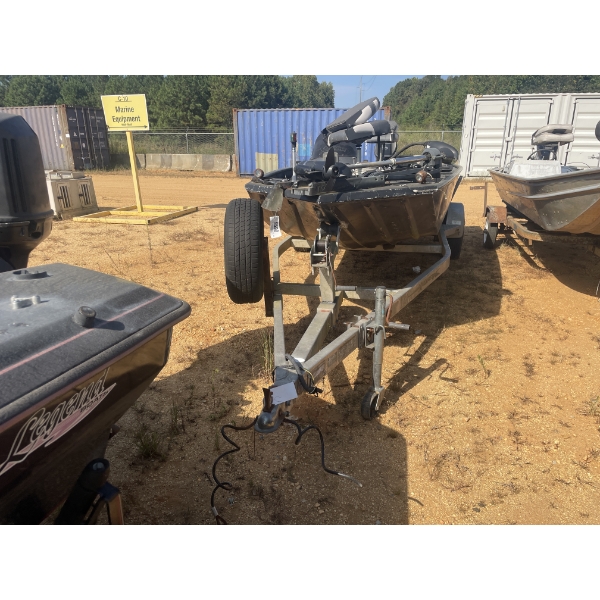 XPRESS BOATS ALUM BASS BOAT & TRAILER Boat