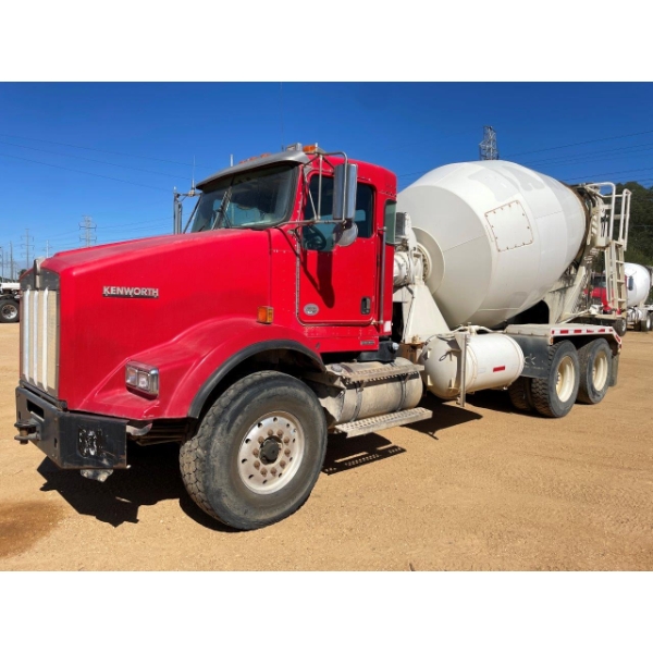 2016 KENWORTH T800 Concrete Mixer / Pump Truck