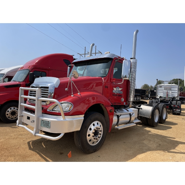 2016 FREIGHTLINER COLUMBIA Day Cab Truck