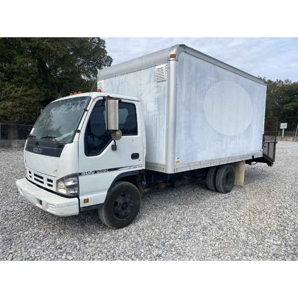 2006 ISUZU NPR Box Truck
