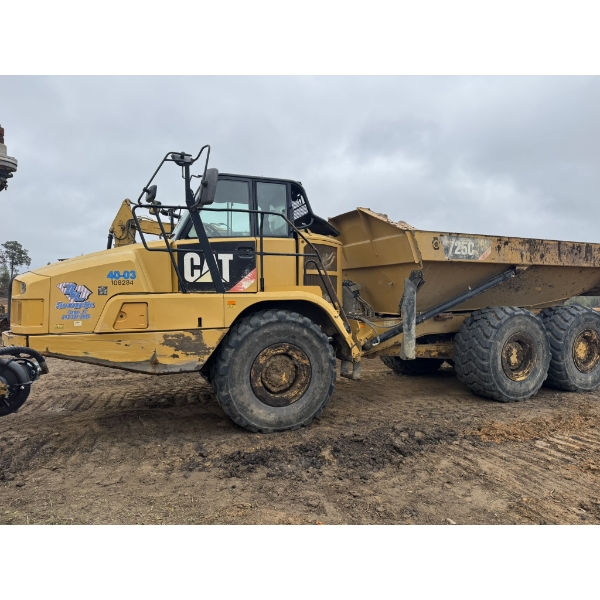 2018 CAT 725C2 Articulated Truck