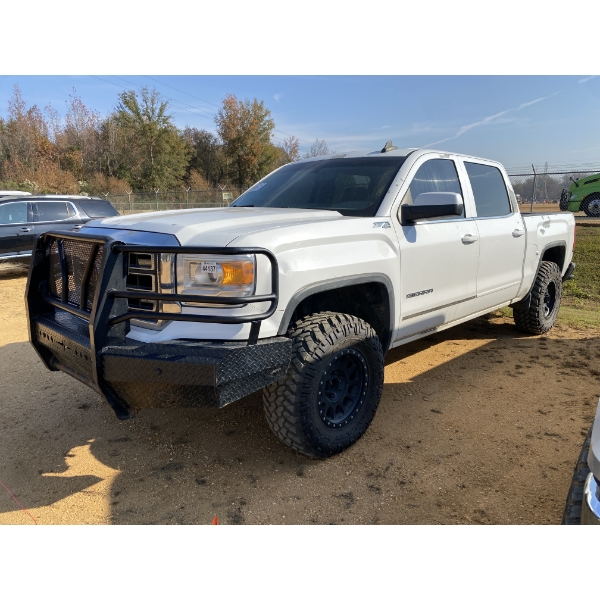 2015 GMC SIERRA Z71 Pickup Truck