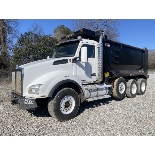 2017 KENWORTH T880 Dump Truck