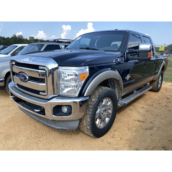 2013 FORD F250 LARIAT Pickup Truck