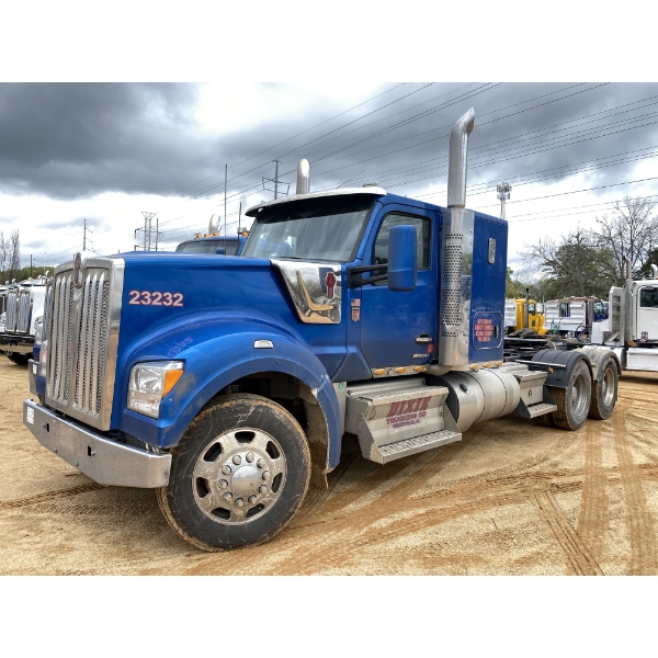 2023 KENWORTH W990 Sleeper Truck