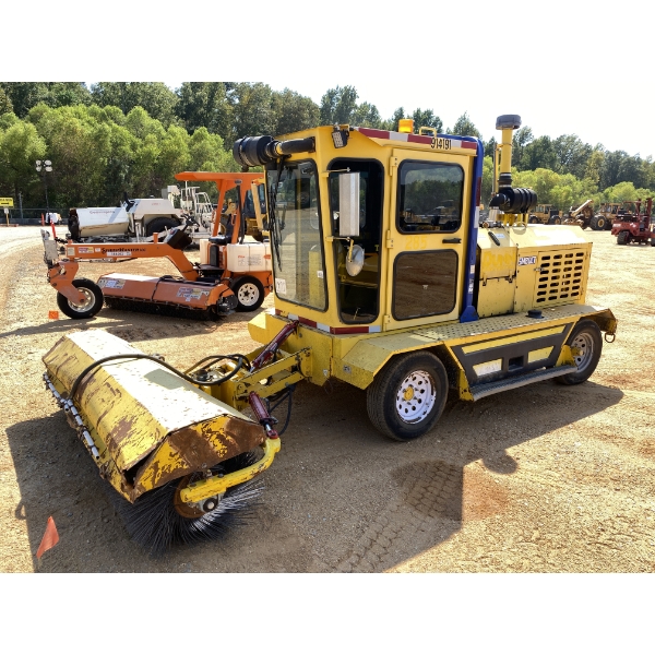 2014 SUPERIOR SM80-CT Broom