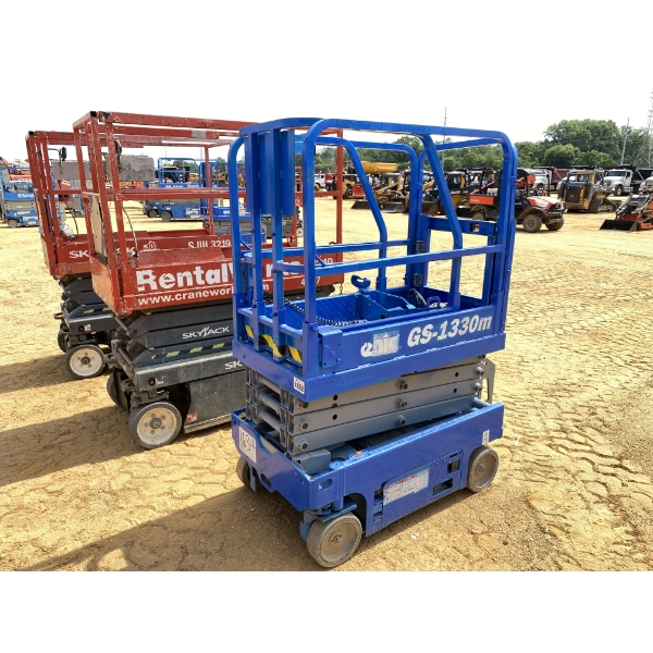 2020 GENIE GS-1330M Scissor Lift