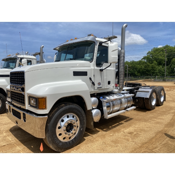 2025 MACK PI64T Day Cab Truck