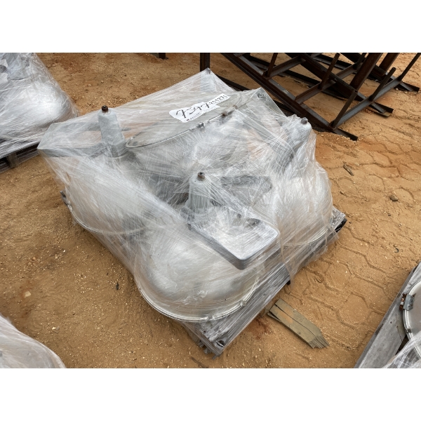 WAREHOUSE LIGHT FIXTURES