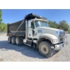 Image 4 : 2014 MACK GU713 Dump Truck