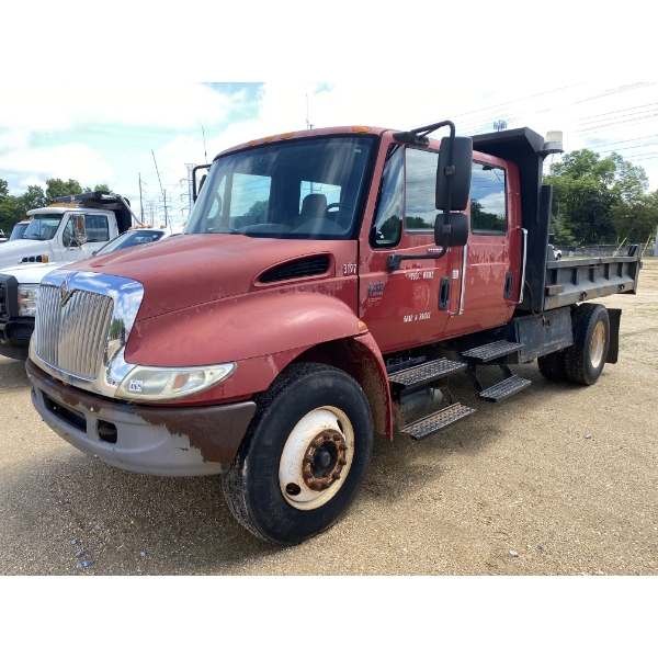 2004 INTERNATIONAL 4400 Flatbed Dump Truck