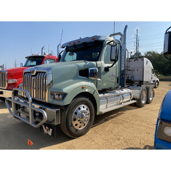 2024 WESTERN STAR 49X Day Cab Truck