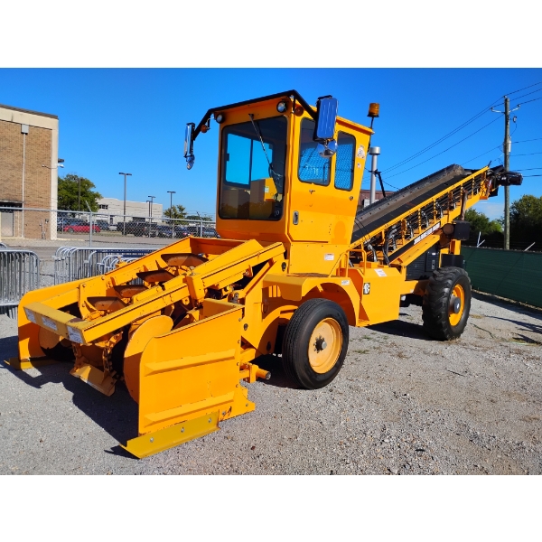 2014 LEEBOY 3000 Asphalt Shuttle Buggie