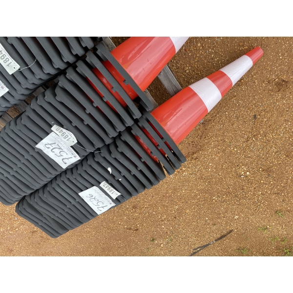 SAFETY CONES APPROX 25 EA