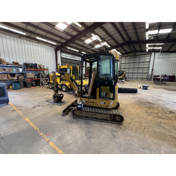 2023 CAT 302 CR Excavator - Mini