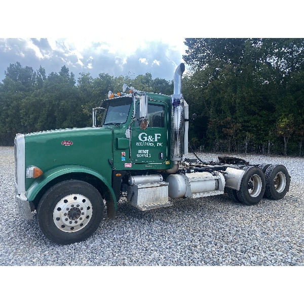 2012 PETERBILT 367 Day Cab Truck