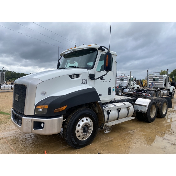 2013 CAT CT660S Day Cab Truck