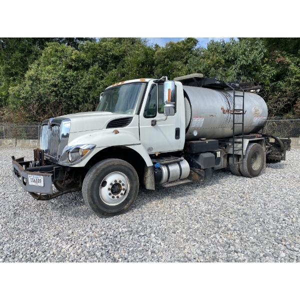 2016 INTERNATIONAL WORKSTAR 7300 Asphalt Distributor Truck