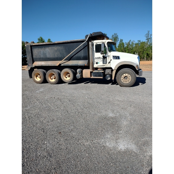 2014 MACK GU713 Dump Truck