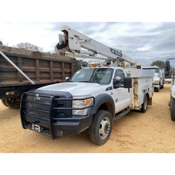 2015 FORD F550 XL Bucket Truck