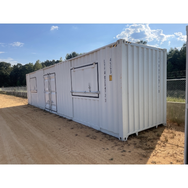 40' CONTAINER, 2 doors, 2 windows