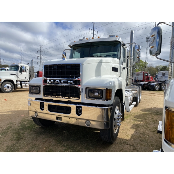 2021 MACK PI64T Day Cab Truck