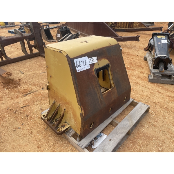 CAT D11 REAR COVER BOX