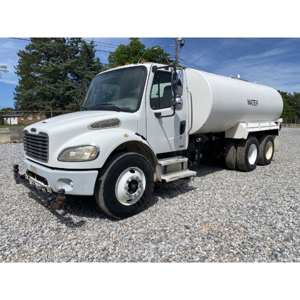 2005 FREIGHTLINER M2 Water Truck
