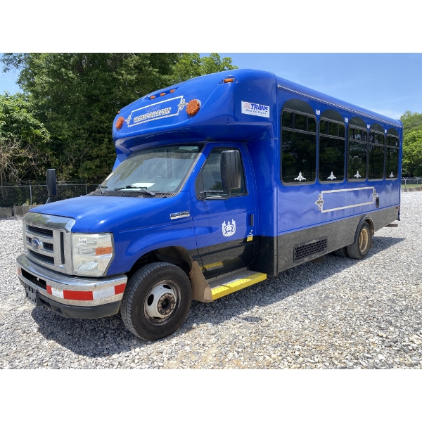 2017 FORD E450 Bus