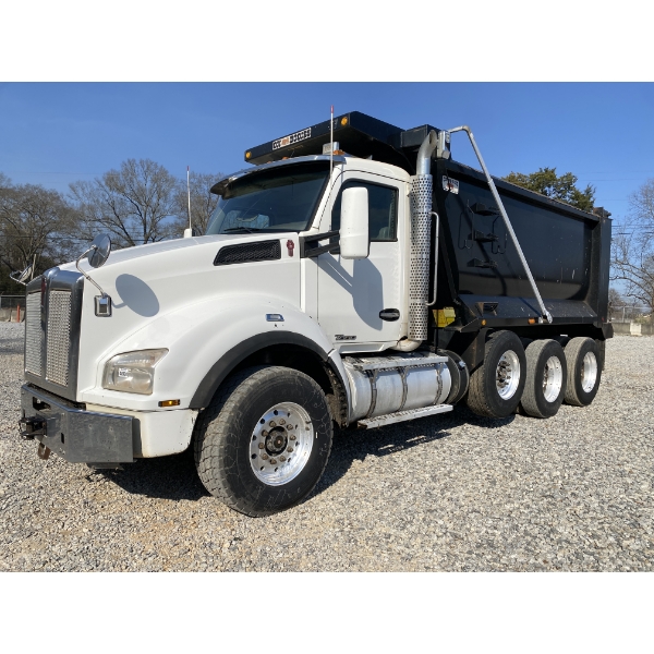 2017 KENWORTH T880 Dump Truck