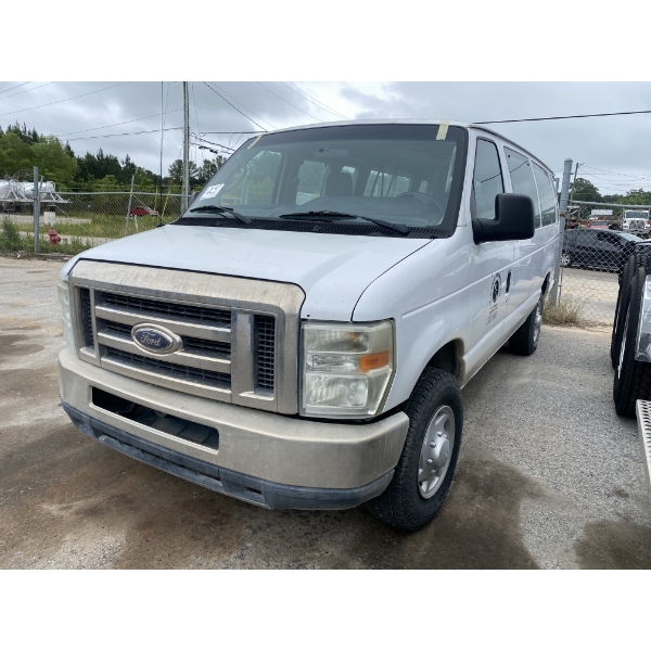 2011 FORD E350 Passenger Van