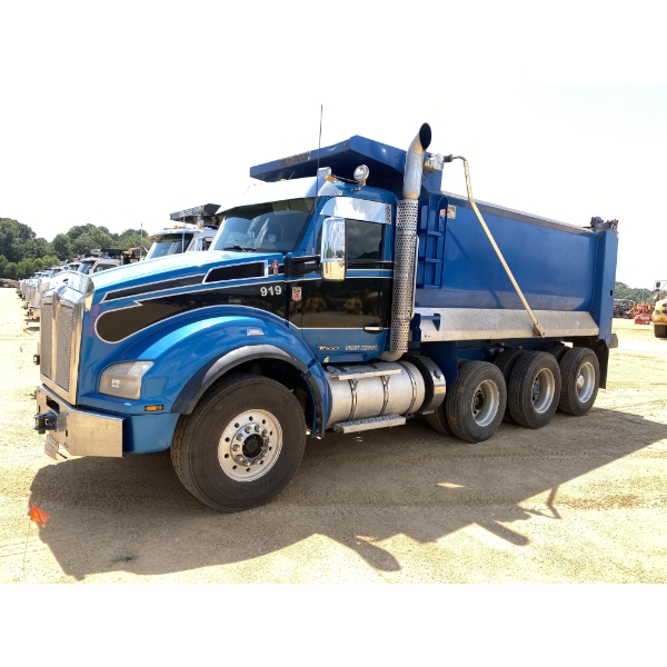 2020 KENWORTH T880 Dump Truck