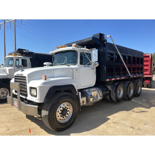 1993 MACK RD688S Dump Truck