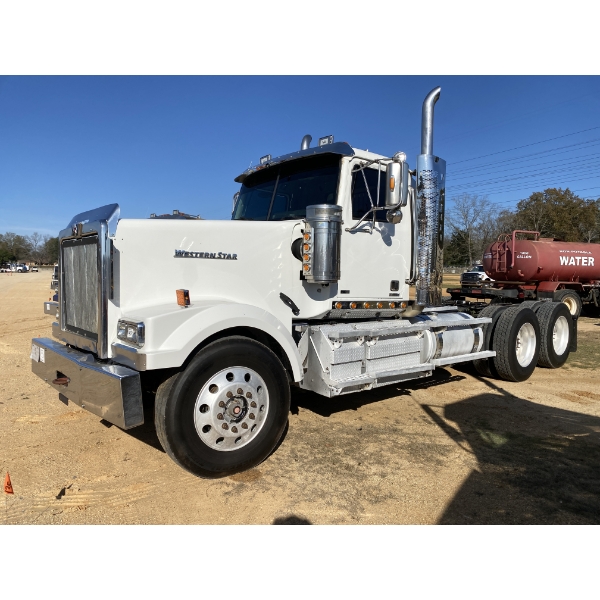2014 WESTERN STAR 4900 EX Day Cab Truck