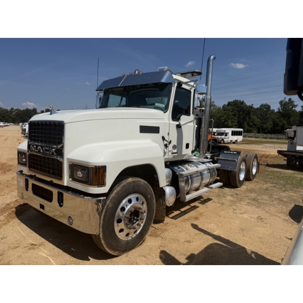 2026 MACK PI64T Day Cab Truck