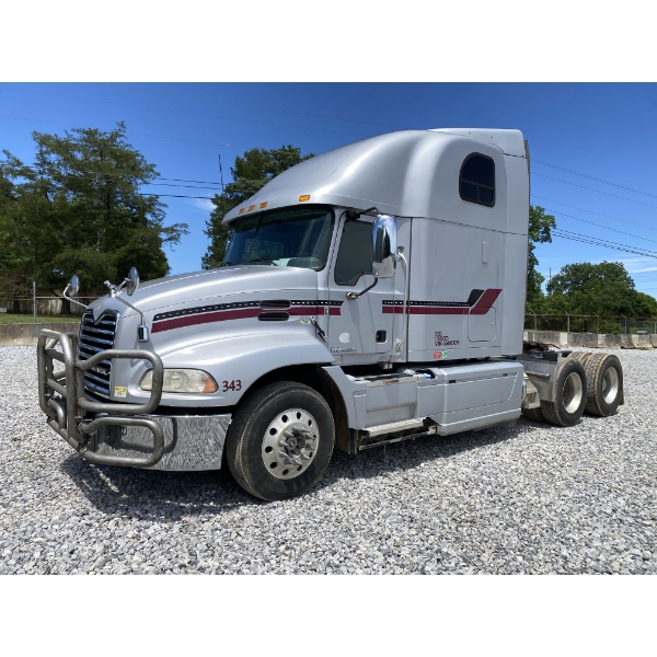 2016 MACK CXU613 Sleeper Truck