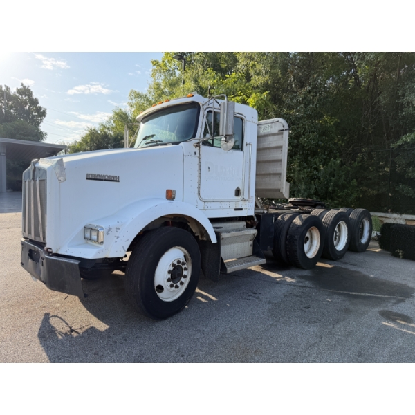 1998 KENWORTH T800 Day Cab Truck