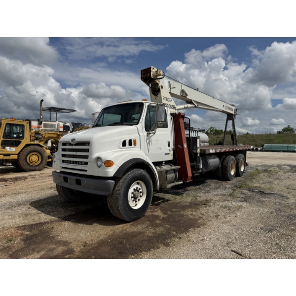 2005 STERLING L7500 Boom / Crane Truck