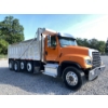 Image 4 : 2015 FREIGHTLINER 114SD Dump Truck