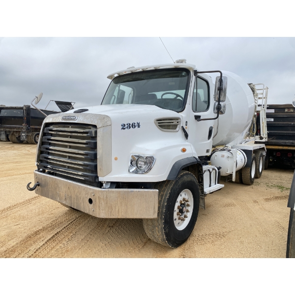 2015 FREIGHTLINER 114SD Concrete Mixer / Pump Truck
