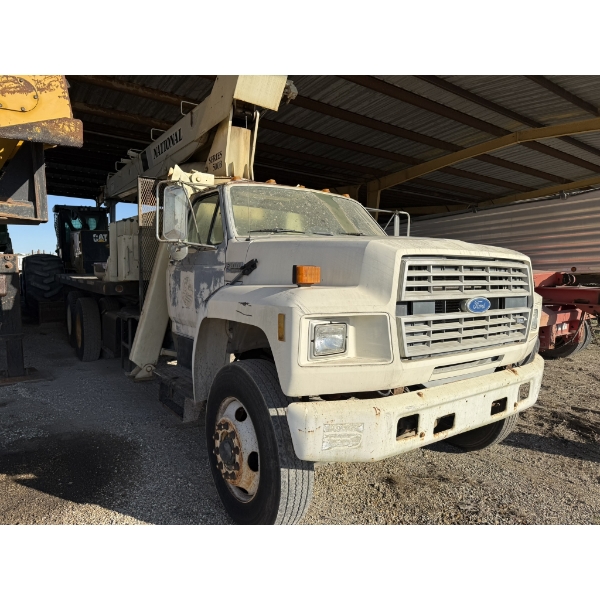 1993 FORD F800 Boom / Crane Truck