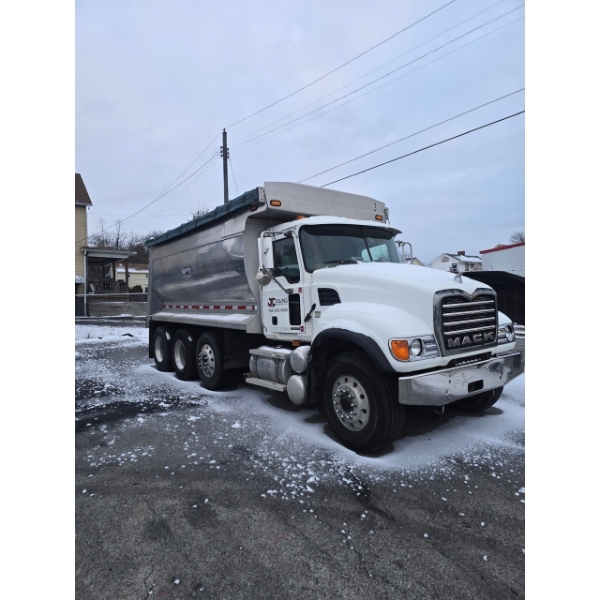 2007 MACK CV713 Dump Truck