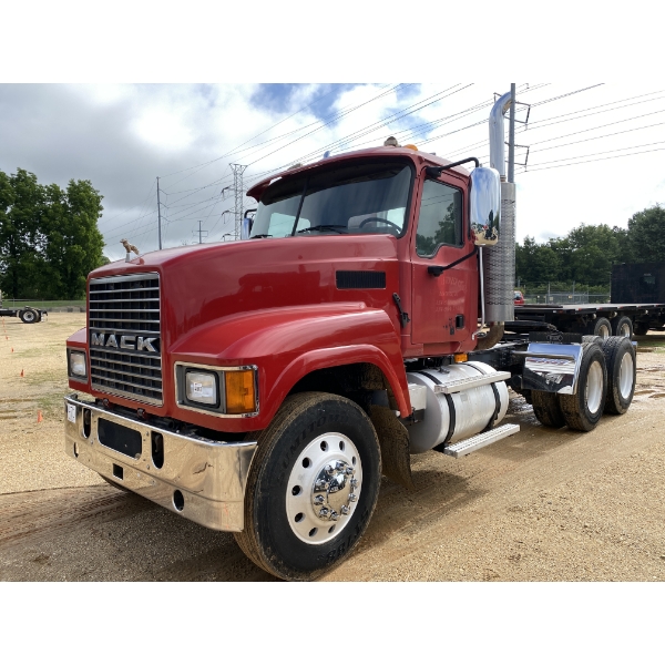 2006 MACK CHN613 Day Cab Truck